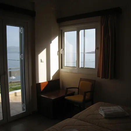 Alma 2* Kamena Vourla