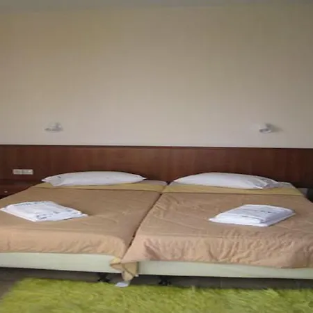 Alma Hotel 2*